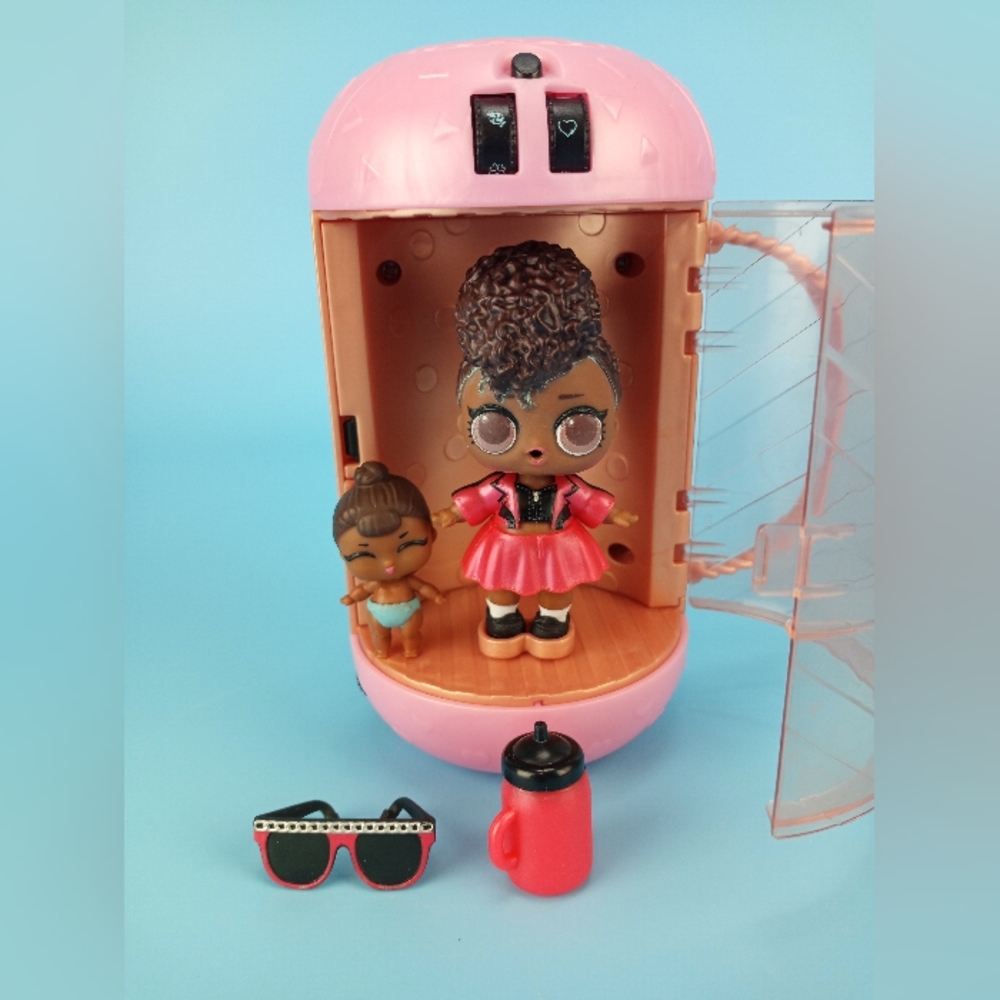 MGA LOL Surprise Spooky Club Thrilla Doll Michael Jackson + Mini Access. Capsule